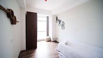 Minimalist With Beautiful View 2Br At Grand Sungkono Lagoon Apartment