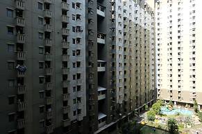 Edgy 2Br Apartment At Gateway Ahmad Yani Cicadas