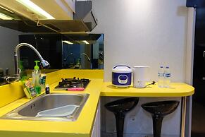 Edgy 2Br Apartment At Gateway Ahmad Yani Cicadas