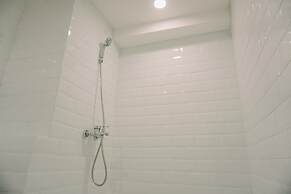 Exclusive And Homey 3Br Loft At Kingland Avenue Apartment