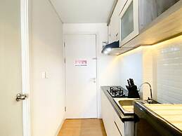 Modern Look And Comfy Studio Patraland Urbano Apartment