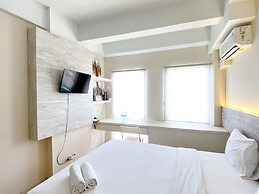 Modern Look And Comfy Studio Patraland Urbano Apartment