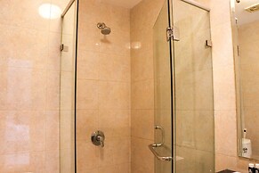 Nice And Comfy 2Br Apartment The Mansion Kemayoran Near Jiexpo