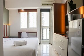 Homey And Comfort Stay Studio Room Maple Park Sunter Apartment