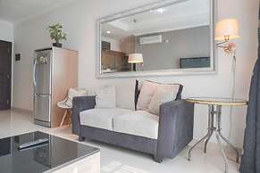 Homey And Comfort Stay 2Br Bellezza Apartment
