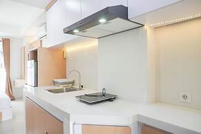 Minimalist And Homey Studio At Daan Mogot City Apartment