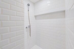 Big And Cozy Loft 3Br Kingland Avenue Apartment