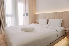 Homey And Warm Studio Amazana Serpong Apartment