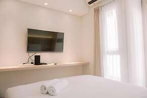 Homey And Warm Studio Amazana Serpong Apartment