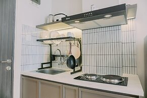 Homey And Warm Studio Amazana Serpong Apartment