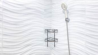 Simple And Comfy 1Br Permata Eksekutif Apartment