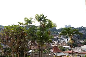 Strategic And Comfy Studio At Grand Setiabudi Apartment By Travelio