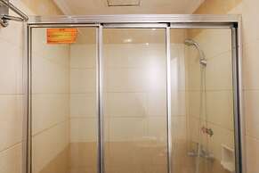 Strategic And Comfy Studio At Grand Setiabudi Apartment By Travelio