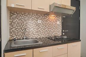 Homey And Warm 1Br Belmont Residence Puri Apartment