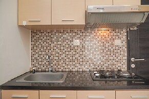 Homey And Warm 1Br Belmont Residence Puri Apartment