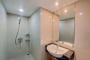 Big Studio Loft Apartment at The Reiz Condominium Medan By Travelio
