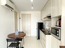 Spacious And Comfy Studio Room Azalea Suites Apartment