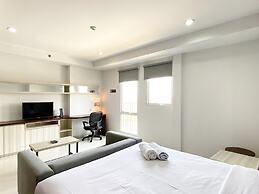 Spacious And Comfy Studio Room Azalea Suites Apartment