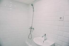 Cozy Stay And Comfy Studio Loft Kingland Avenue Apartment