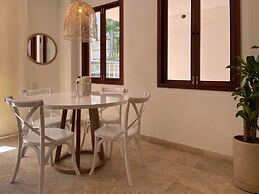 Wynwood Eslava in Cartagena