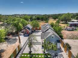 Cozi Combo BBQ Movie Lounge