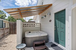 Bell Haus With Hot Tub