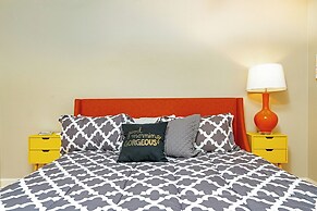 Sunshine Haus With Pool and Hot Tub