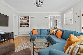 Sunshine Haus With Pool and Hot Tub