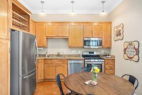 Aermotor Loft Downtown With Hot Tub