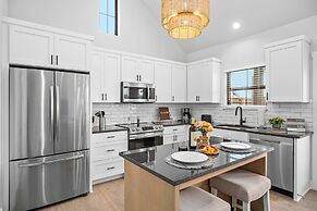 Eagles Nest-hottub-5 min to Downtown