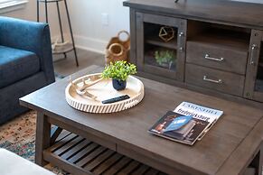 Eagles Nest-hottub-5 min to Downtown