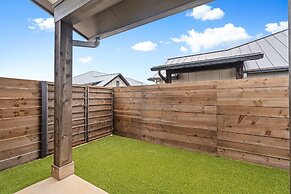 Eagles Nest-hottub-5 min to Downtown