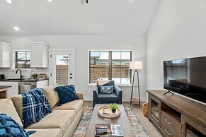 Eagles Nest-hottub-5 min to Downtown