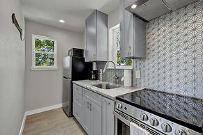 Yellow Door Casita-10 Min to Main St!