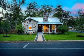 The Rock Haus With Hot Tub