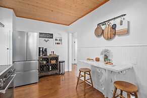 The Rock Haus With Hot Tub