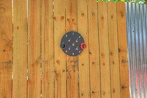 Red Door Movie Lounge Casita