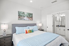 Ricky's Roost With Hot Tub