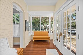 Gilded Carriage Haus With Hot Tub