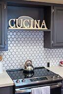 Gilded Carriage Haus With Hot Tub