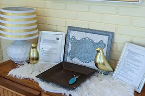 Gilded Carriage Haus With Hot Tub