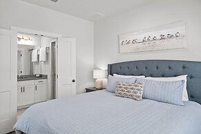 Ethel's Digs With Hot Tub