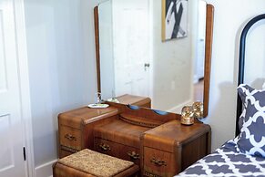 Holiday 505 Hot Tub Walk to Main