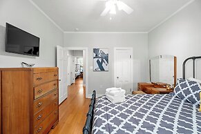 Holiday 505 Hot Tub Walk to Main