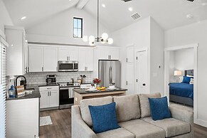 Fred's Joint With Hot Tub