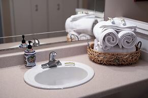 Flower Haus-hot Tub 6 Blks to Main