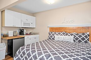 Flower Haus-hot Tub 6 Blks to Main