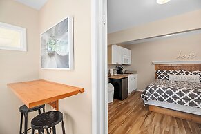 Flower Haus-hot Tub 6 Blks to Main