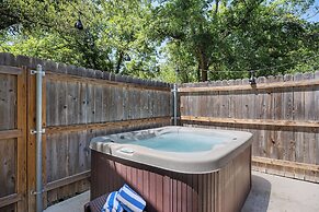 Flower Haus-hot Tub 6 Blks to Main