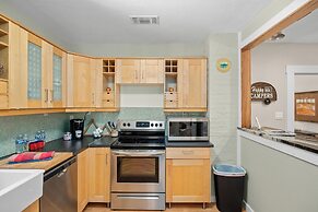 Camp Fred With Firepit and Hot Tub